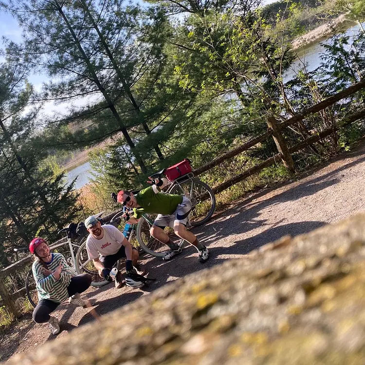 squat selfie on the trail!