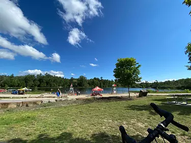 beach time: Lac Beauchamp