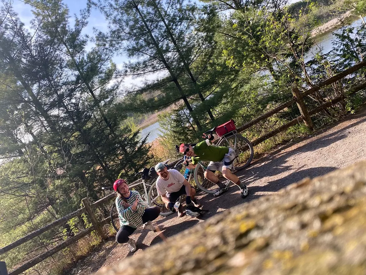 squat selfie on the trail!