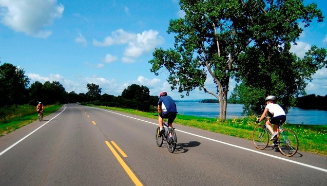 Sir George-Étienne Cartier Parkway